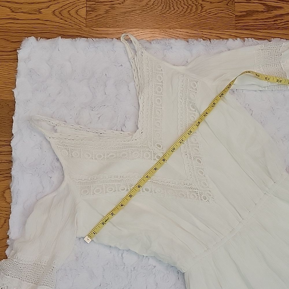 Maurices White Off Shoulder Romper, Women's Small, Great Condition! - Picture 3 of 10
